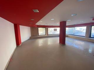 Business premise en Avenida padre mndez 56. Local en almera