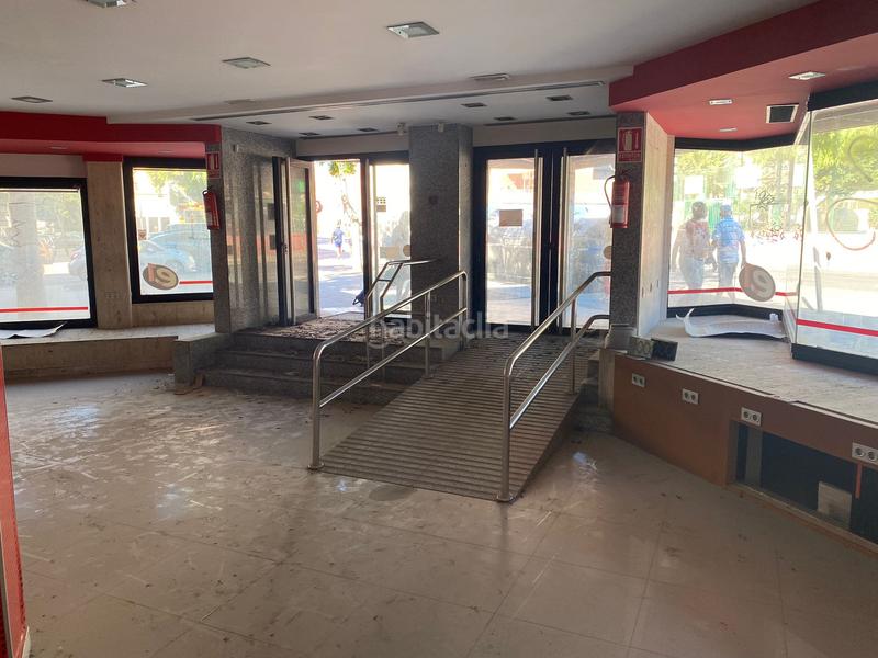 Foto 0dd0c326-a863-4fa5-b6e2-25bc1f2ae7d7. Local comercial en avenida padre méndez 56 local en Almería