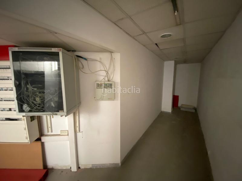 Foto 98213b92-aa1e-4a4d-9d2e-0f2bdf40a081. Local comercial en avenida padre méndez 56 local en Almería