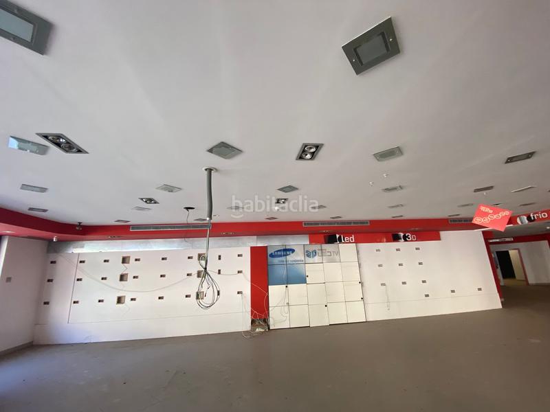 Foto a0bd8721-77a8-4cc7-83bc-12ecb41b3b68. Local comercial en avenida padre méndez 56 local en Almería