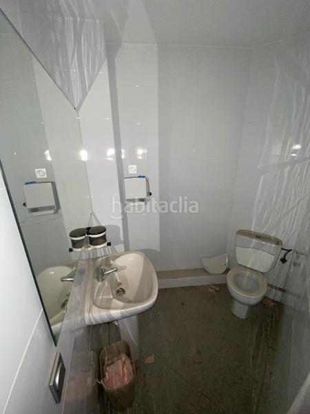 Foto bafbc1e5-0f91-47b8-973c-26a36e61b97f. Local comercial en avenida padre méndez 56 local en Almería
