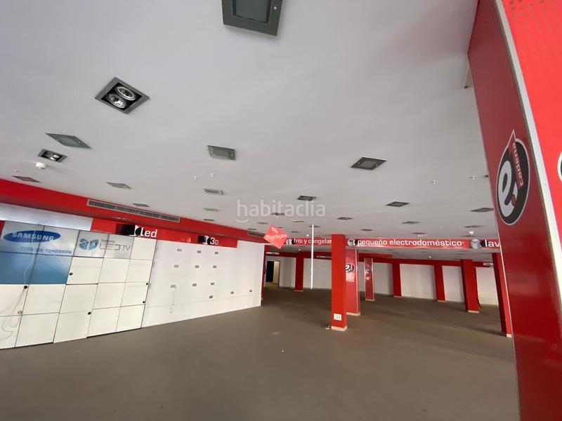Foto dd2da8f9-178a-44e7-81d1-0dda25a03edf. Local comercial en avenida padre méndez 56 local en Almería