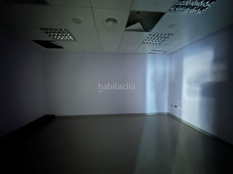 Foto 71b45e36-50fd-4710-bed0-69588969f9f6. Local comercial en calle alvarez de sotomayor 1 local en venta en Viator