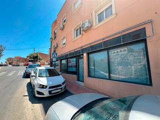 Local Comercial a Calle alvarez de sotomayor 1. Local en venta en viator