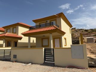 Casa in Abla. Obra nueva en abla con jardín, terraza y vistas al entorno