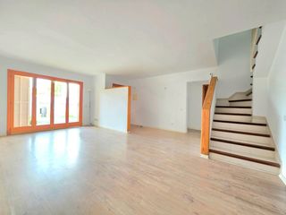 Casa adosada  Carrer carrer florida. Se vende adosado en la vileta