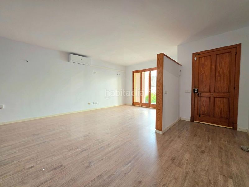 Foto 98ff4d27-e413-49c7-a73c-3e7ea4bd6baa. Casa adossada amb aparcament a Son Serra-Sa Vileta Palma de Mallorca