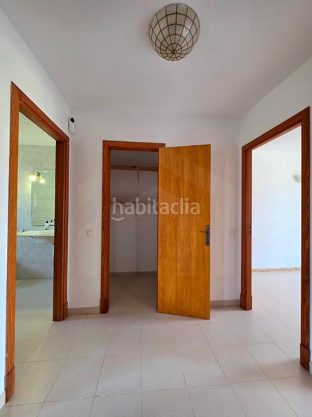 Foto e829a3f3-1202-48a4-8687-9a8f928eee23. Casa adossada amb aparcament a Son Serra-Sa Vileta Palma de Mallorca