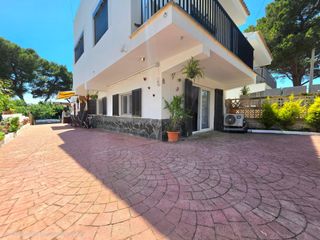 Maison à Cala Pi-Vallgornera. Se vende planta baja en cala pi