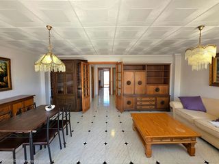 Xalet a S´Arenal. Casa independiente con gran potencial y vistas al mar en el aren