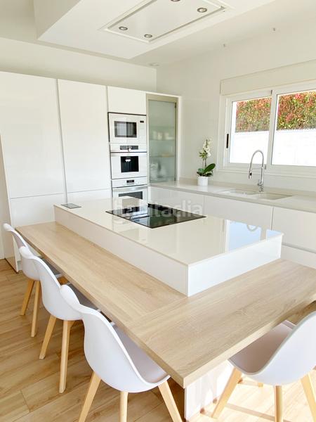 Foto d7f9cc86-94bd-4166-a1c4-876f2040a76c. Xalet amb calefacció aparcament piscina a Zona Norte - Hospital - Urbanizaciones Plasencia