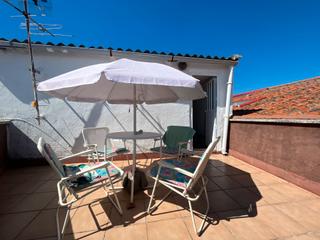 Casa  Calle hurón. Se vende casa en la oliva de plasencia