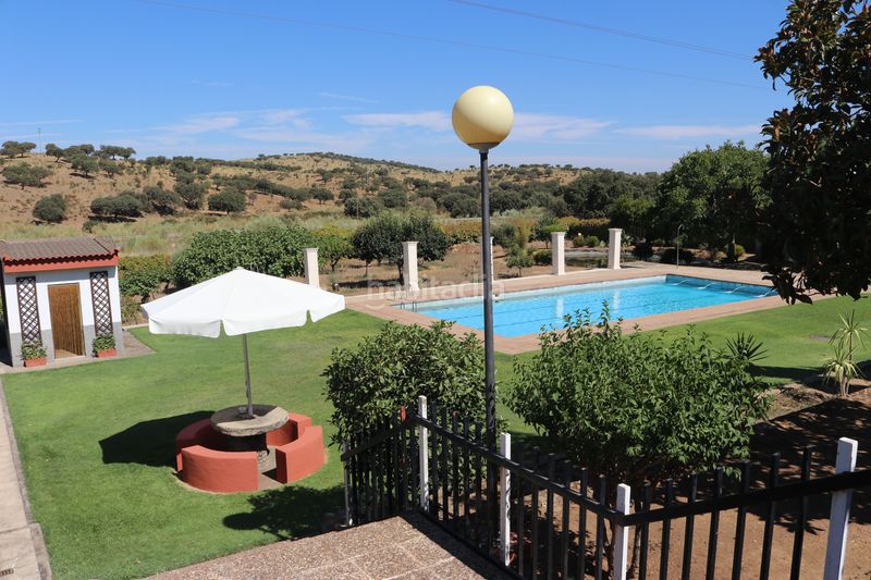 Foto 3325107e-00e3-46e3-be64-ba0fc969cbf7. Xalet amb calefacció piscina a Malpartida de Plasencia