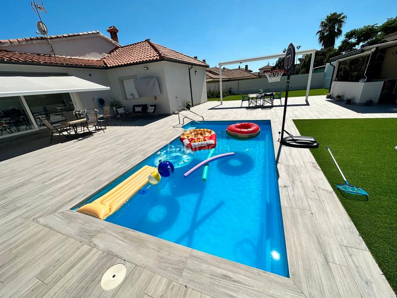 Foto d266114d-7aa1-443a-9a9c-db7c73e5c68a. Casa con camino parcheggio piscina in Zona Norte - Hospital - Urbanizaciones Plasencia
