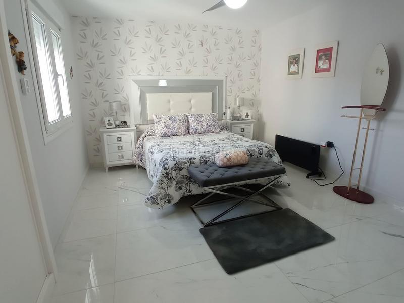 Foto f126b53e-ab5b-431a-b743-3231e85b66e5. Casa con camino parcheggio piscina in Zona Norte - Hospital - Urbanizaciones Plasencia