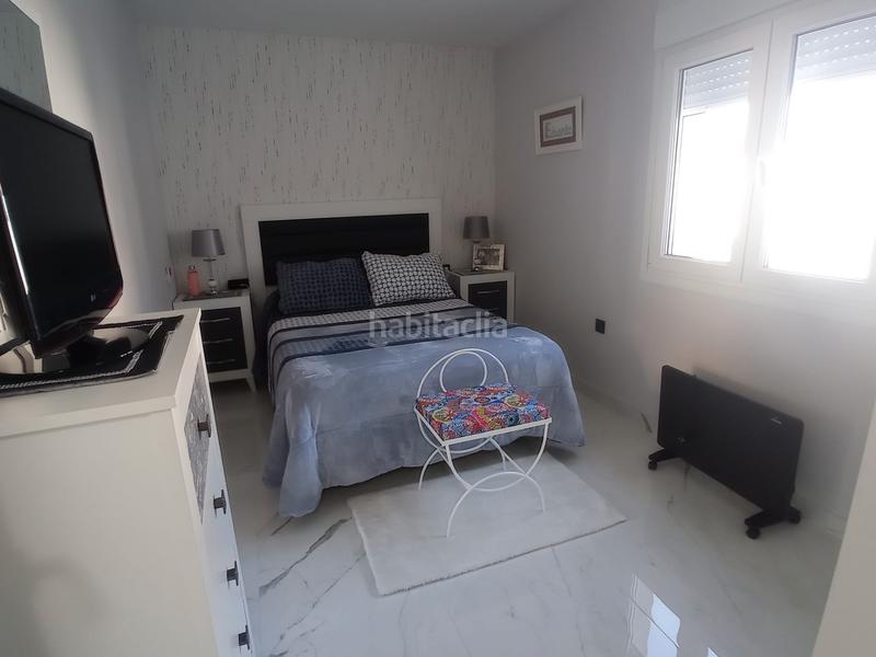 Foto f7cd8517-65a5-45fa-b497-67cc335ba261. Casa con camino parcheggio piscina in Zona Norte - Hospital - Urbanizaciones Plasencia