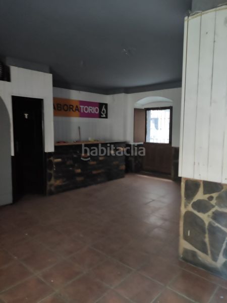 Foto 125e02b4-3638-46e4-b48e-abd0b754b0e1. Local comercial a Centro Ciudad Plasencia