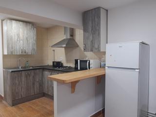 Rent Ground floor  Calle santa ana. Se alquila piso en el centro