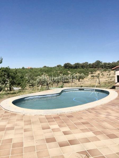 Foto 62e93eb1-e34c-4519-a338-8b14c7104ddd. Chalet with fireplace heating pool in Zona Norte - Hospital - Urbanizaciones Plasencia