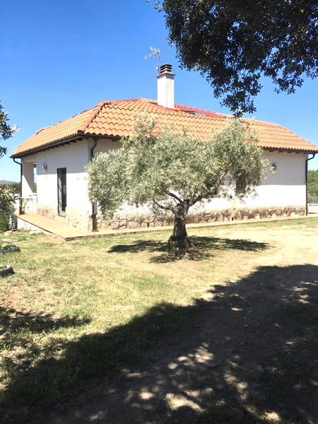 Foto fa44d13e-1df3-4450-980b-64acf7649d60. Chalet with fireplace heating pool in Zona Norte - Hospital - Urbanizaciones Plasencia