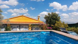 Chalet  N/a. Casa con piscina en malpartida de plasencia