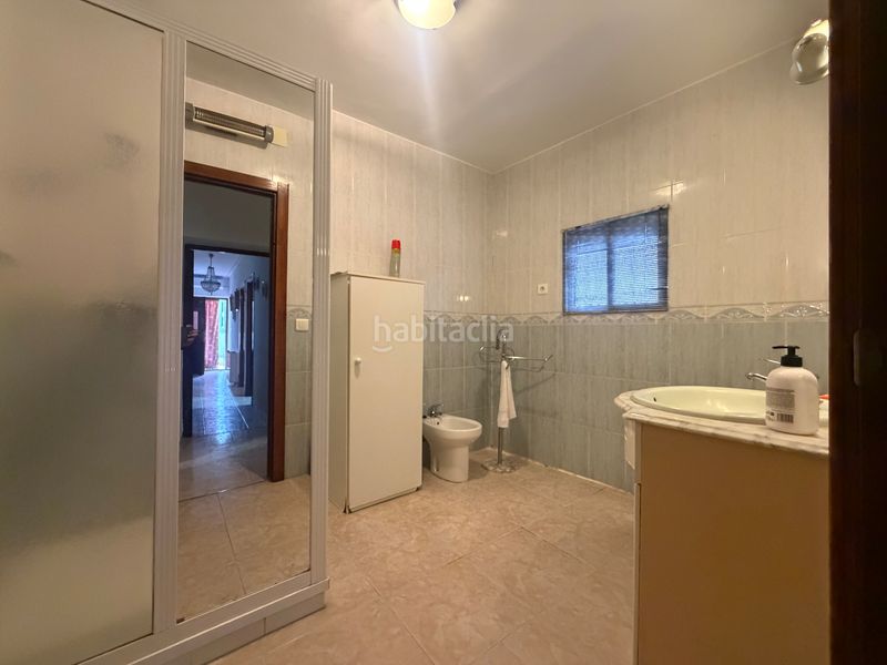 Foto 3c846fb7-44b9-43ae-84e2-1e99d8edcddc. Casa aparellada amb aparcament a Mirabel