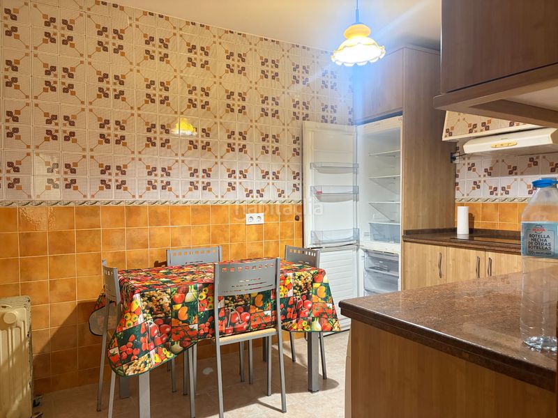 Foto a4a7ce0b-e3df-41b3-9777-5e08ed3fdbbc. Casa aparellada amb aparcament a Mirabel