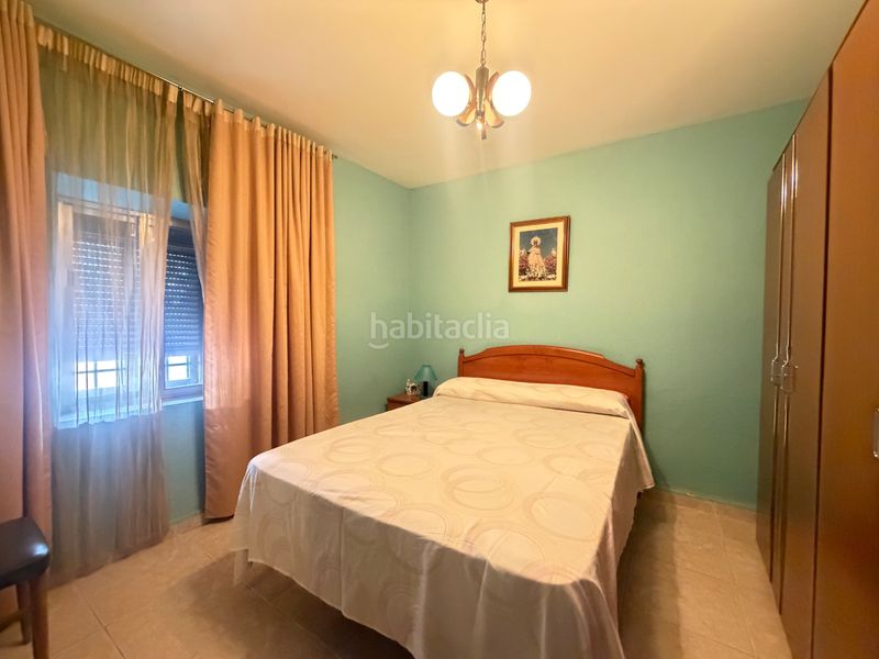 Foto d5c68e2e-9696-4836-b73d-cc85e67522f0. Casa aparellada amb aparcament a Mirabel