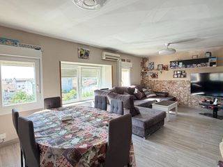 Casa  Calle albéniz. Venta de casa en calle albeniz