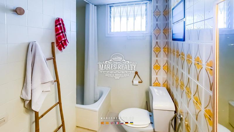 Foto a3ecee37-e40f-455d-84ea-1f51866b8f67. Piso  de dos habitaciones con ventanales panorámicos, vistas al mar, terraza y piscina totalmente amueblado, a 100 metros del mar, en Blanes