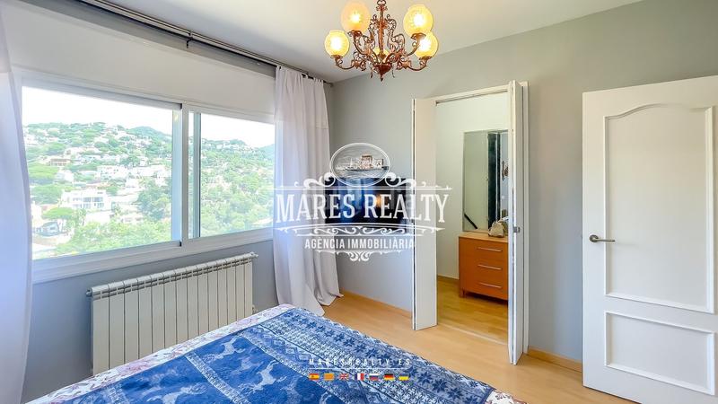 Foto dd741b42-8624-4a0a-b67c-f80eae275e5c. Location chalet avec chauffage parking piscine dans Lloret de Mar