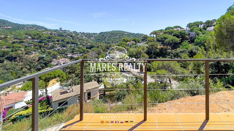 Foto 5eaad9c2-0bfc-4f65-9754-b59602ffd0d6. Rent chalet with heating parking pool in Canyelles Lloret de Mar