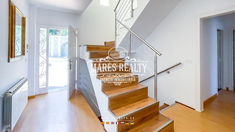 Foto 9c3842a8-769c-44b7-84d0-2186fb51580e. Rent chalet with heating parking pool in Canyelles Lloret de Mar