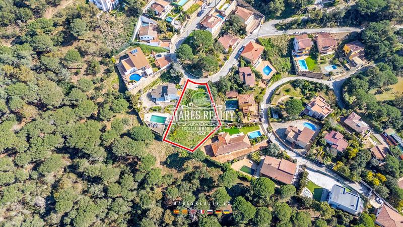 Foto d9ee409a-25c0-4fc2-9f50-e4bcf41d81fc. Terrain résidentiel dans aguiles 7 dans Roca Grossa Lloret de Mar