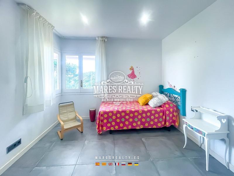 Foto 4233d1b7-8809-4fd2-abdf-36b7bc5eae8d. Casa con riscaldamento piscina in Urbanitzacions Mataró