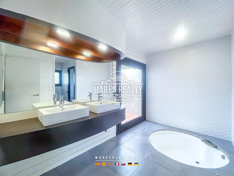 Foto 4e72fd5c-9652-4f59-a7d3-ec8679f645ba. Casa con riscaldamento piscina in Urbanitzacions Mataró