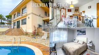 Casa a Santa Clotilde. En venta una amplia casa de dos plantas con licencia turística e