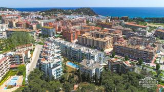 Pis a Fenals. Apartamento en un complejo con conserje