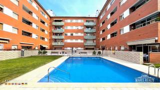 Àtic a Fenals. Ático con parking y trastero con piscina comunitaria en fenals.