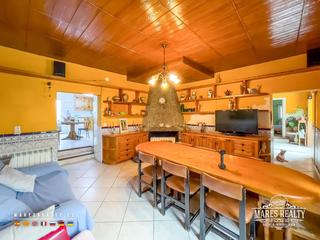 Casa a Lloret Residencial - Montlloret. Se vende gran casa rural con piscina y jardín en sils  urbanizac
