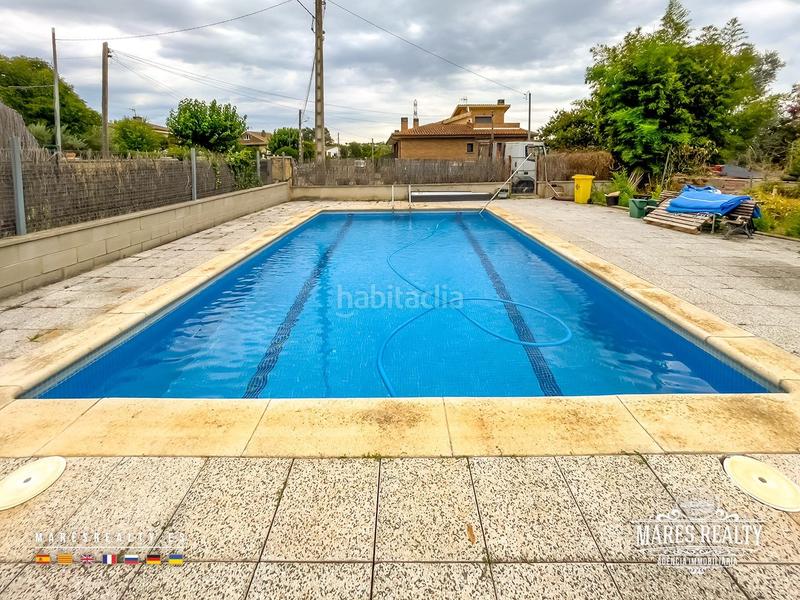Foto eae33562-f073-4832-8cde-58eb90a5eb2a. Casa se vende gran casa rural con piscina y jardín urbanización vallcanera park. en Sils