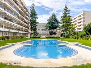Appartement à Fenals. En venta acogedor y luminoso piso en fenals, a tan solo 2 minuto