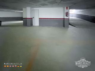 Car parking in Fenals