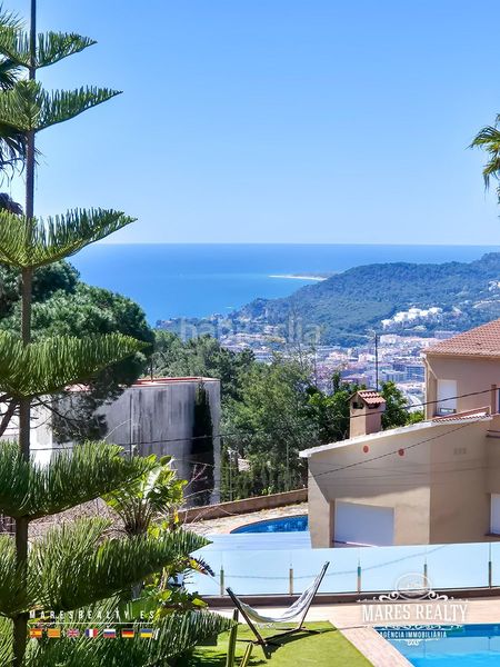 Foto 89153332-f2ab-4d88-8de4-67a021a042bc. Casa amb calefacció piscina a Roca Grossa Lloret de Mar