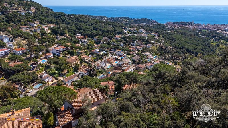 Foto 7d74d0a4-1d30-456b-a819-01748f322362. Casa amb calefacció piscina a Roca Grossa Lloret de Mar