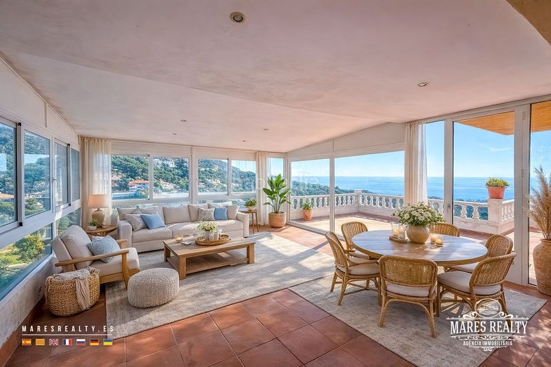 Foto b075f499-0f76-4fdf-aa2d-a4fac7f4c6a6. Casa amb calefacció piscina a Roca Grossa Lloret de Mar