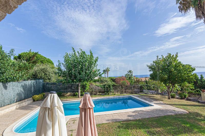 Foto 40640157-6fe3-4f28-9f62-3e600dc23a9a. Haus mit heizung pool in Montgoda Lloret de Mar