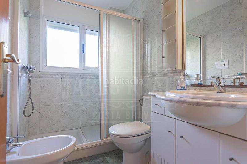 Foto b400e5b8-67d1-40cb-bceb-33ed354f40ee. Haus mit heizung pool in Montgoda Lloret de Mar