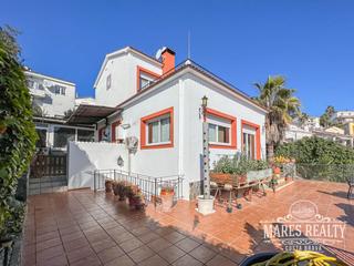 Casa a Mas Romeu. Casa con 5 dormitorios, 2 baños, apartamento independiente 50m2