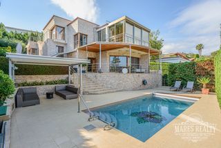 Chalet  Dofins. Casa de lujo, lloret de mar / montgoda con paneles termodinamica